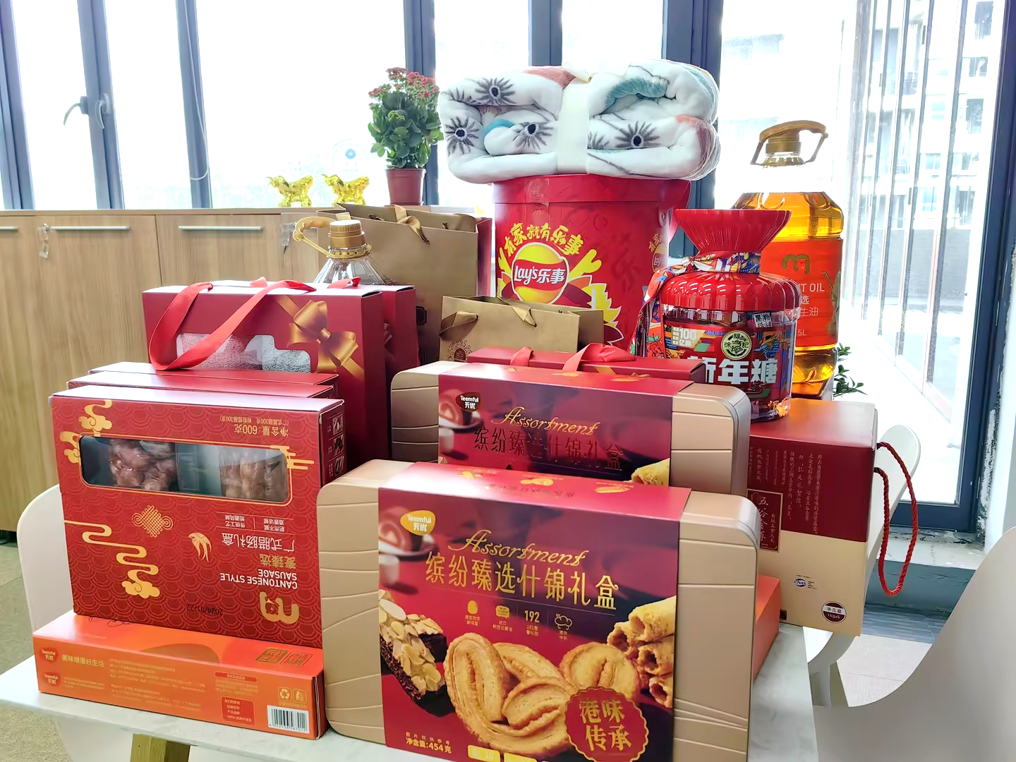 紅紅火火過新年，九龍龘龘迎新春